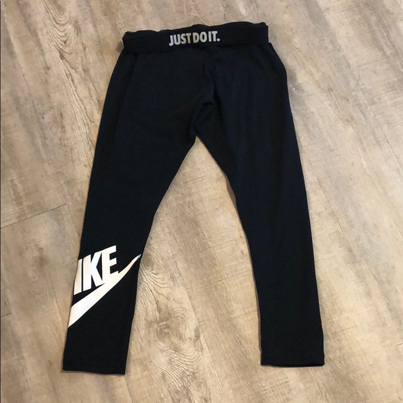 Nike Capri Leggings (small) - Picture 2 of 2